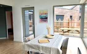 Nouveau: La cabine du bout du monde - Petit Minou - : votre pied-à-terre breton haut standing [PL01]